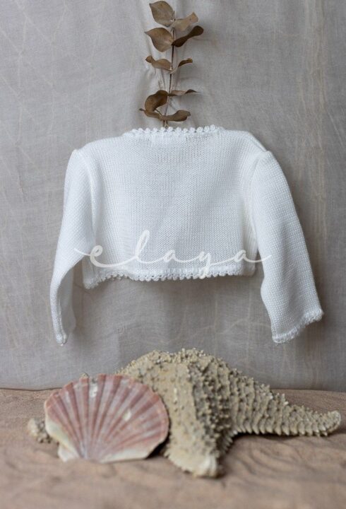 Modelo 02 blanco roto  .(2-14 años).