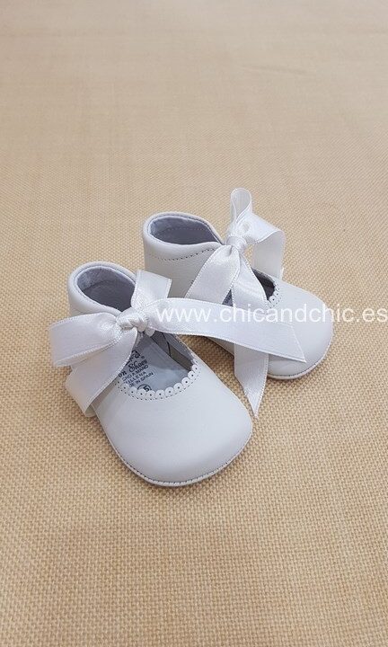 Zapato bebe piel beige. Mod. 2292