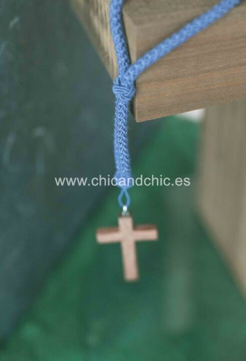 Cordón con cruz madera azul