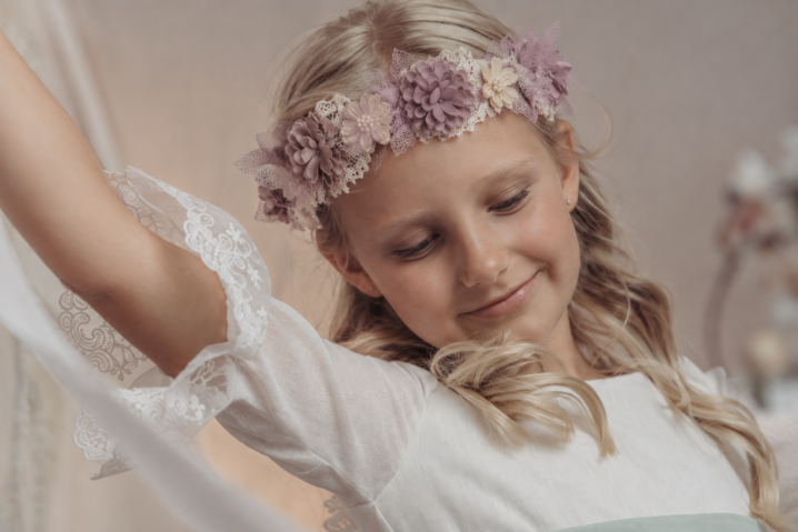 chic-and-chic-comunion-complementos--elaya-25107EC-MALVA-1.png