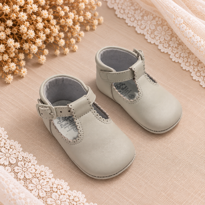 chic-and-chic-bautizo-complementos-3102-beige.png